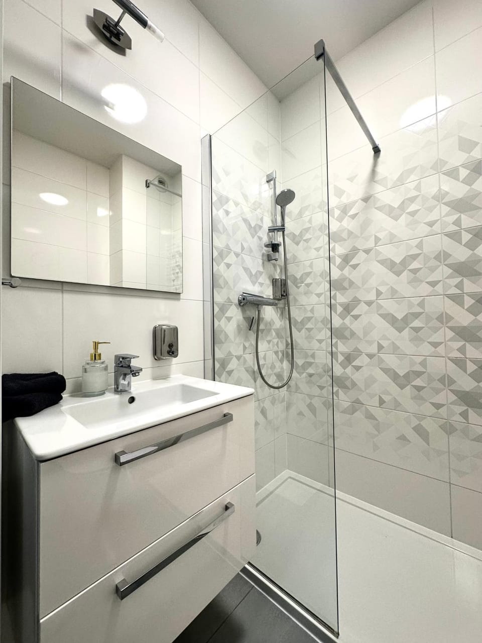Przyjaźni 16 Apt 27 - Self Check-In 20h - Lift Apartment in Wroclaw