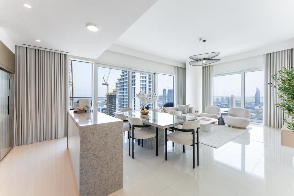Living room, Seating area, Dining area