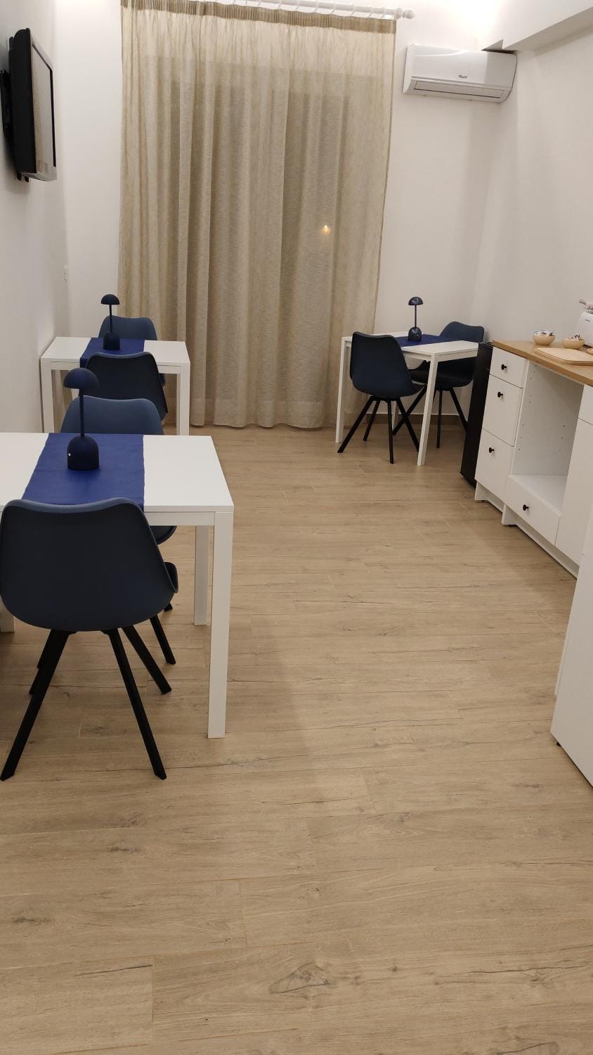 TV and multimedia, Seating area, Dining area, Communal kitchen, Breakfast, kitchen