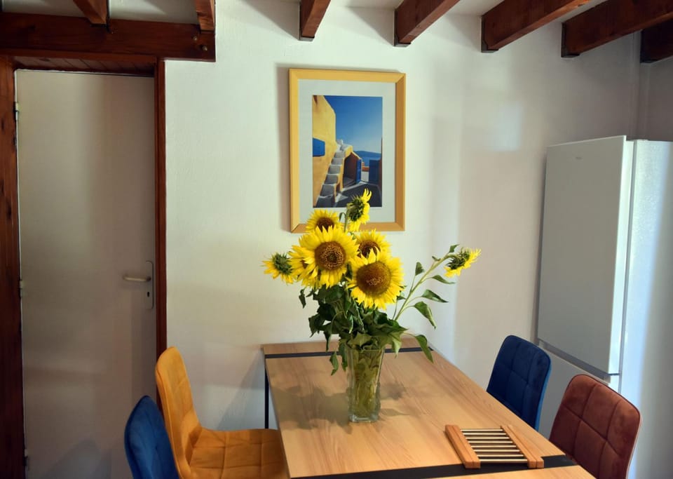 Decorative detail, Dining area