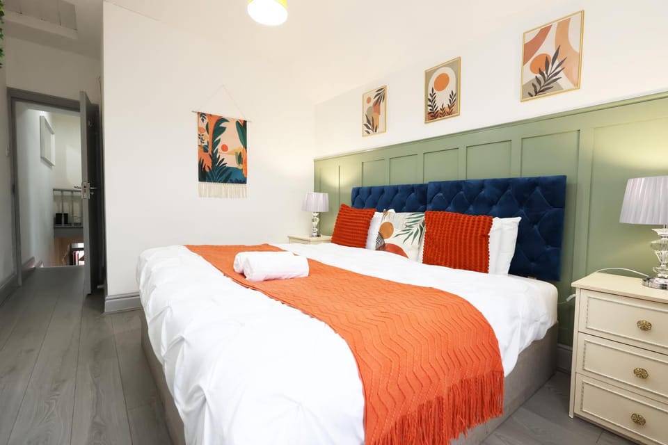 Spacious 4BR Cardiff House By Homesy Vacation Rental - Free Parking & Free Wi-Fi House in Cardiff