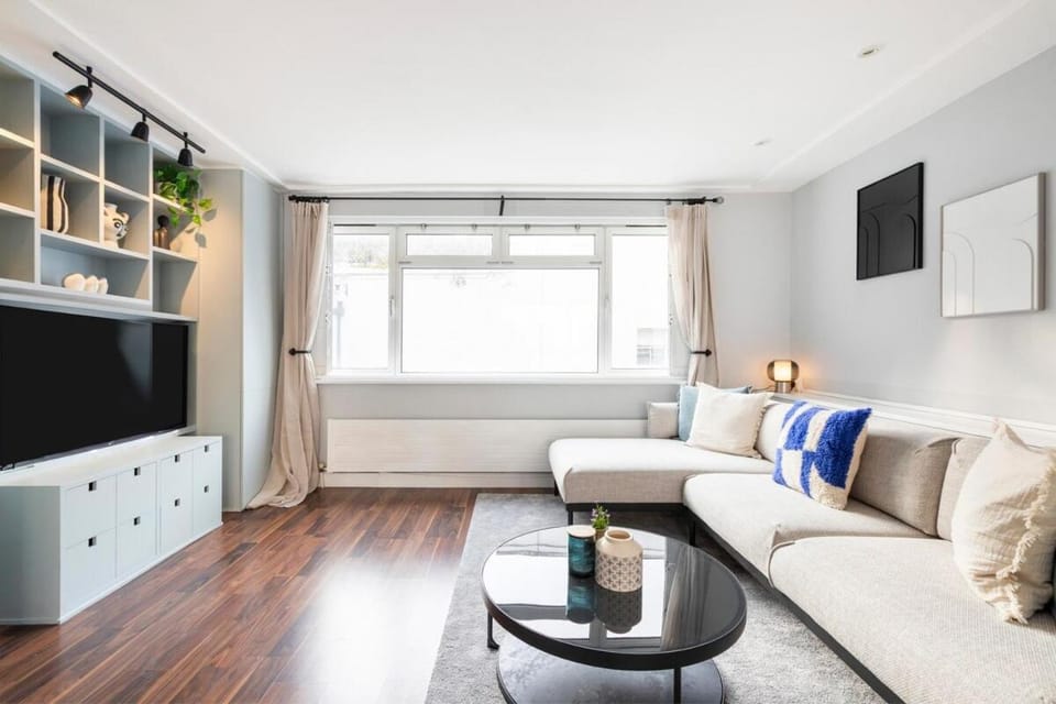 Excellent 3 bed House Hyde Park House in City of Westminster