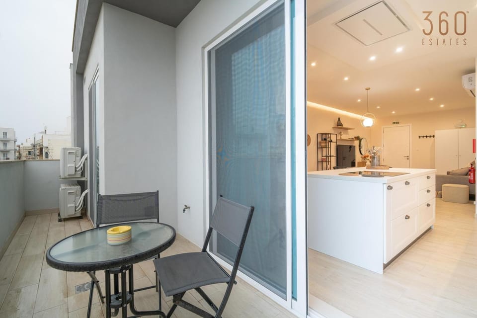 Kitchen or kitchenette, Living room, Dining area, dishwasher, minibar, pet friendly, stove