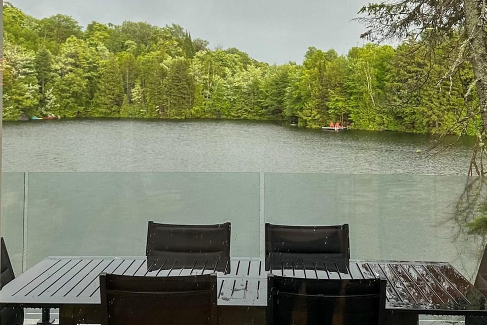 Le Mimosa Monthly Winter Stay Ski Retreat Chalet in Morin-Heights