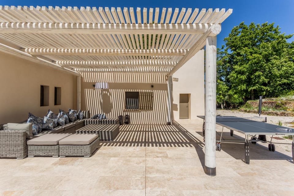 Patio, Seating area