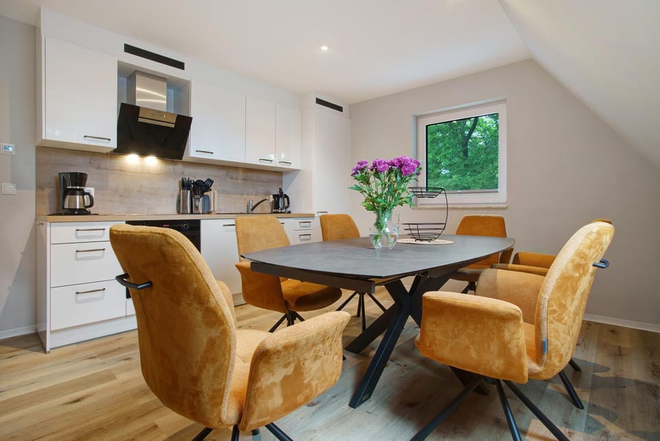 Property building, Kitchen or kitchenette, Living room