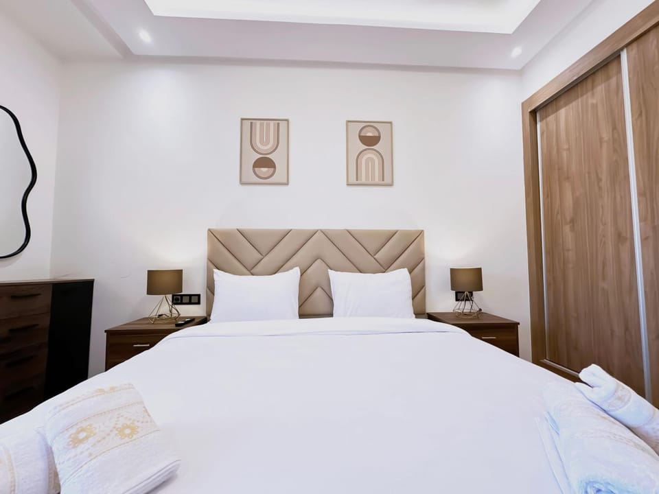 Bed, Photo of the whole room, Bedroom, wardrobe
