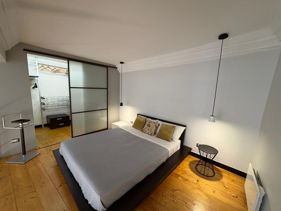 Photo of the whole room, wardrobe