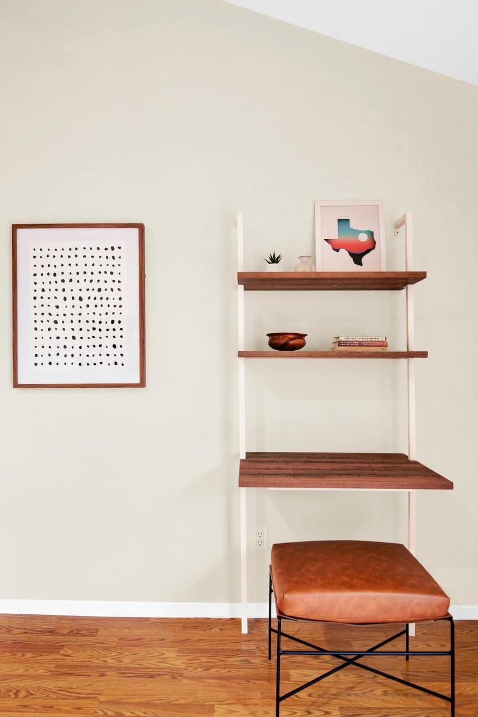 2BR 2BA Cozy Bungalow with Backyard in Montclaire - Zilker Area House in Zilker