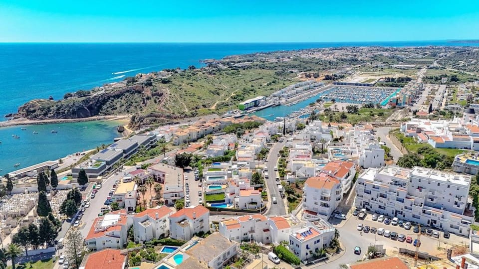 Neighbourhood, City view
