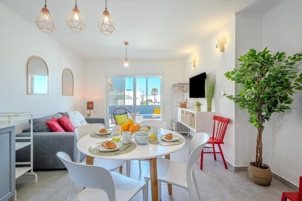 Communal lounge/ TV room, Dining area