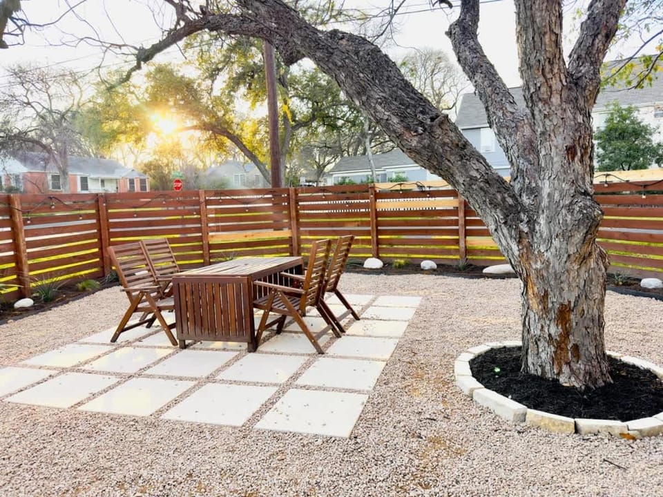 Family 3BR 2BA 1810SQFT Bright Spacious Home with Private Yard in Zilker House in Zilker
