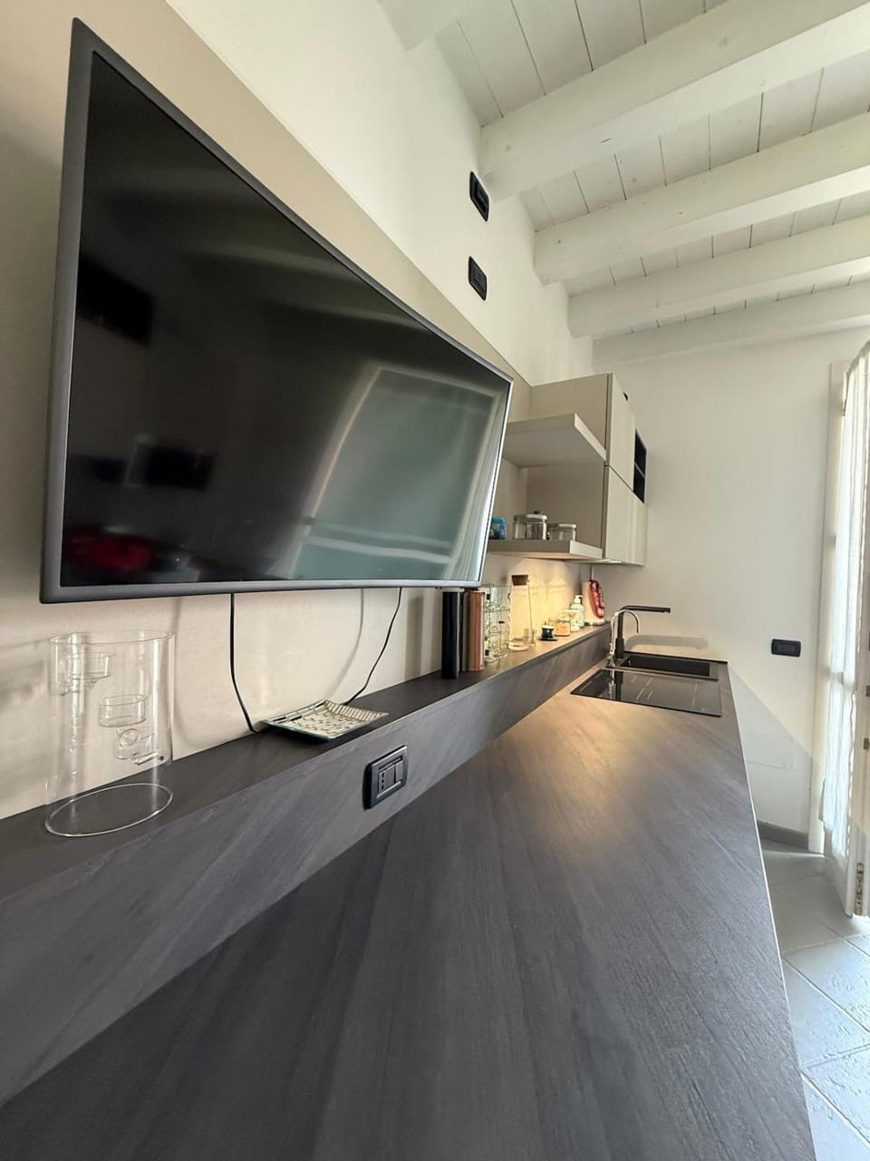 TV and multimedia, Kitchen or kitchenette