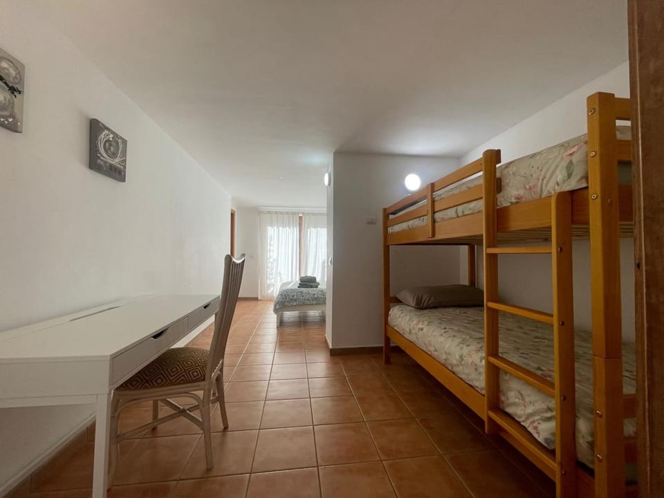 Bed, Bedroom, bunk bed