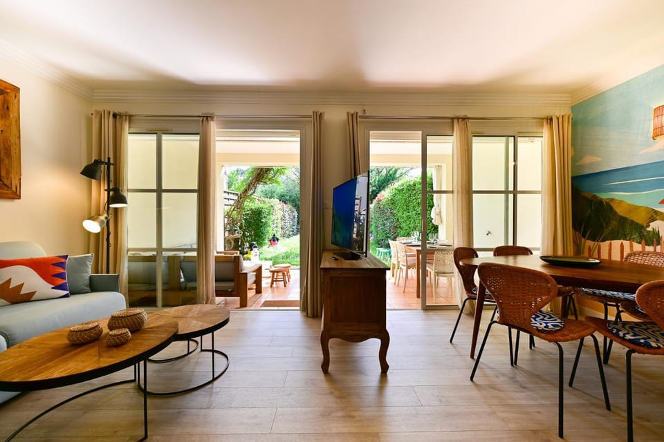 Les Restanques Maison 3 Pins House in Grimaud