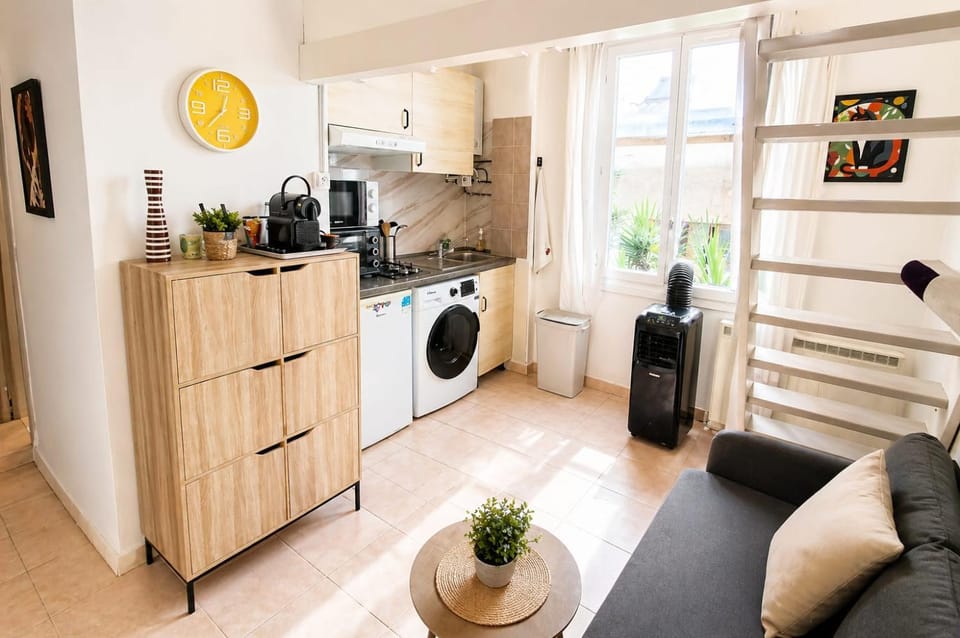 joli studio proche tram et au calme Apartment in Nice