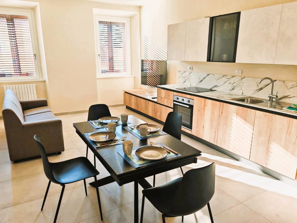 Kitchen or kitchenette, Living room, Seating area, Dining area, minibar, oven, stove