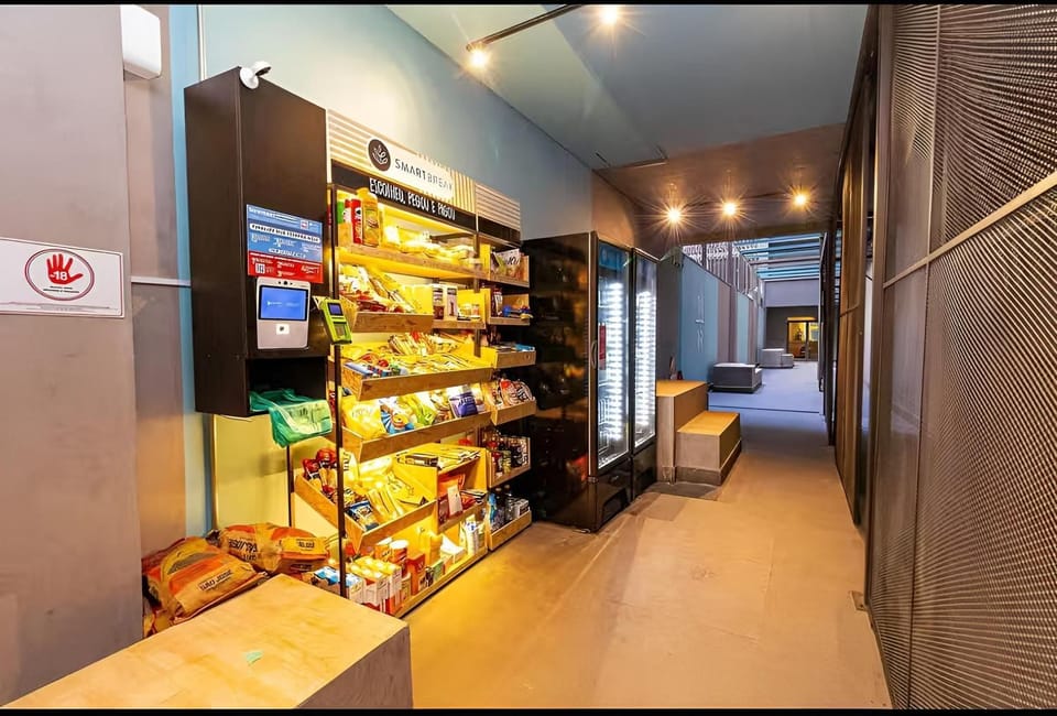 Supermarket/grocery shop