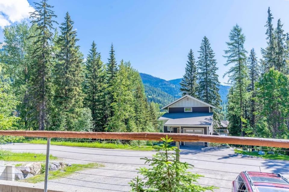 Gray Wolf 4 Apartment in Whitefish