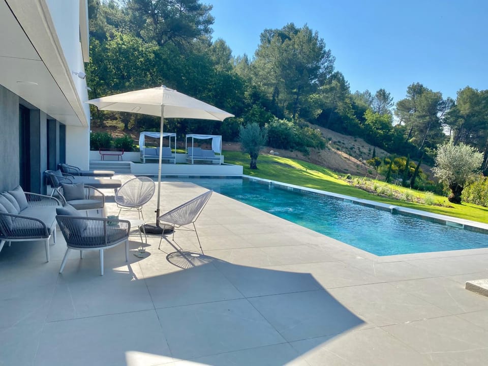 Patio, Pool view, Swimming pool, sunbed