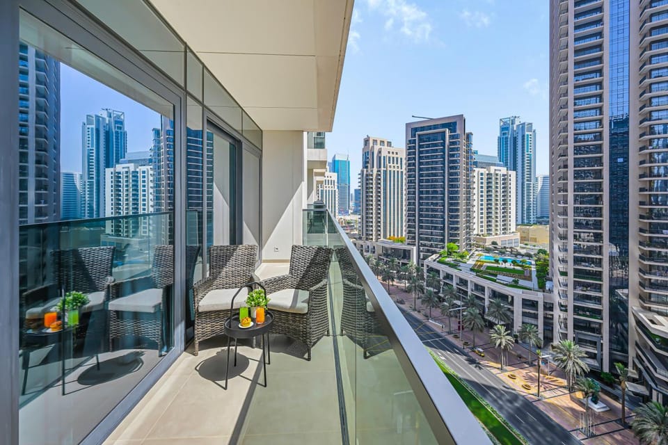 Property building, Day, Neighbourhood, View (from property/room), Balcony/Terrace, City view, Location