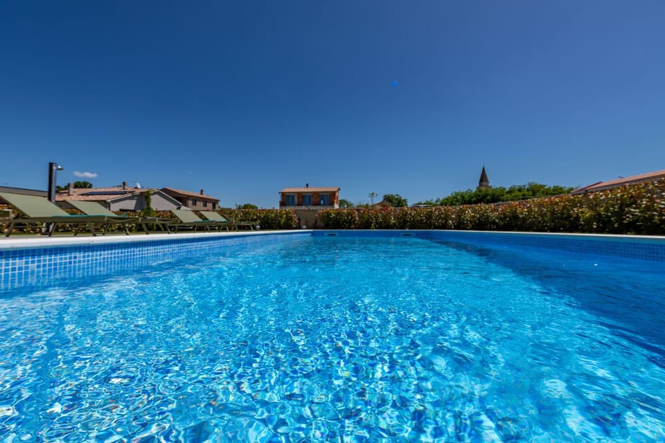 Day, Pool view, Swimming pool, sunbed