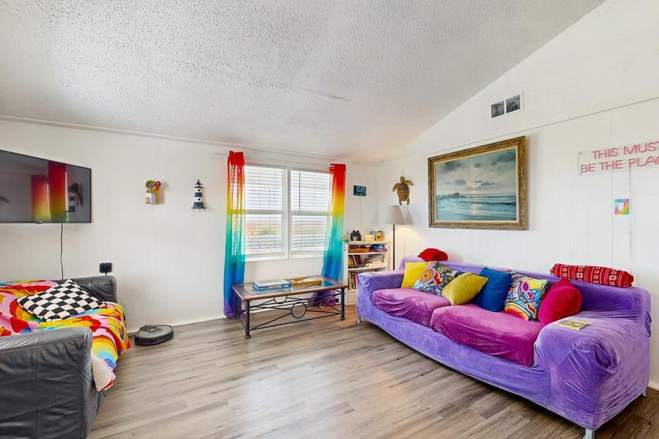 Oceanfront Bliss in Freeport! Colorful Beach House House in Brazoria County