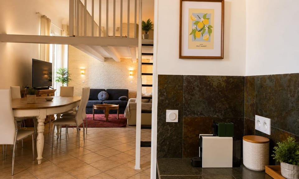 Sunset Villa atypical with air conditioning House in Nice