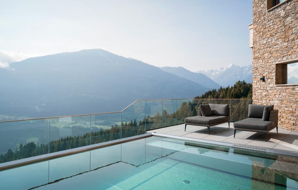View (from property/room), Spa and wellness centre/facilities, Swimming pool, Swimming pool