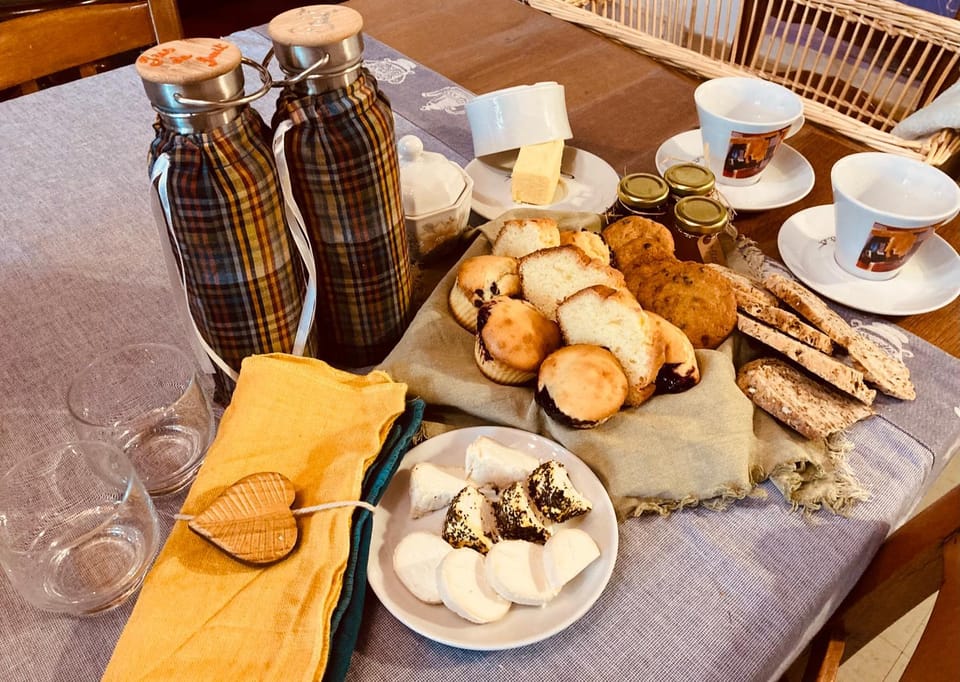 Food and drinks, Food, Breakfast, Continental breakfast, Drinks