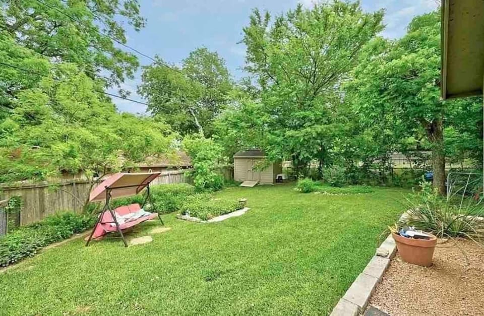 5 Bedroom 4 Bath Zilker Villa Big Yard in Zilker Barton Hills House in Zilker
