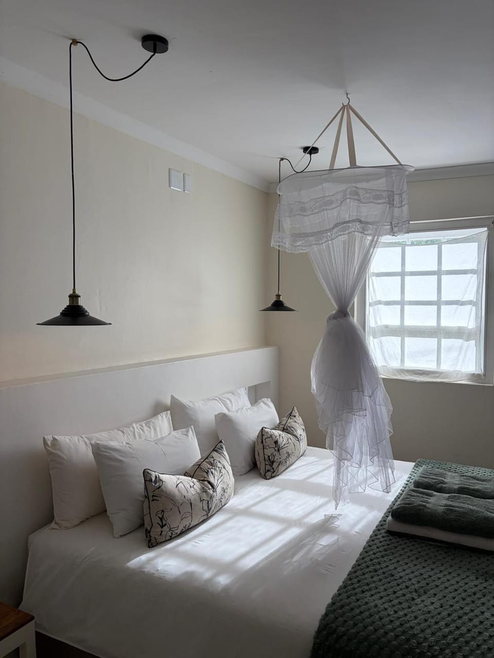 Bed, Photo of the whole room, Bedroom, towels, air conditioner, air conditioner