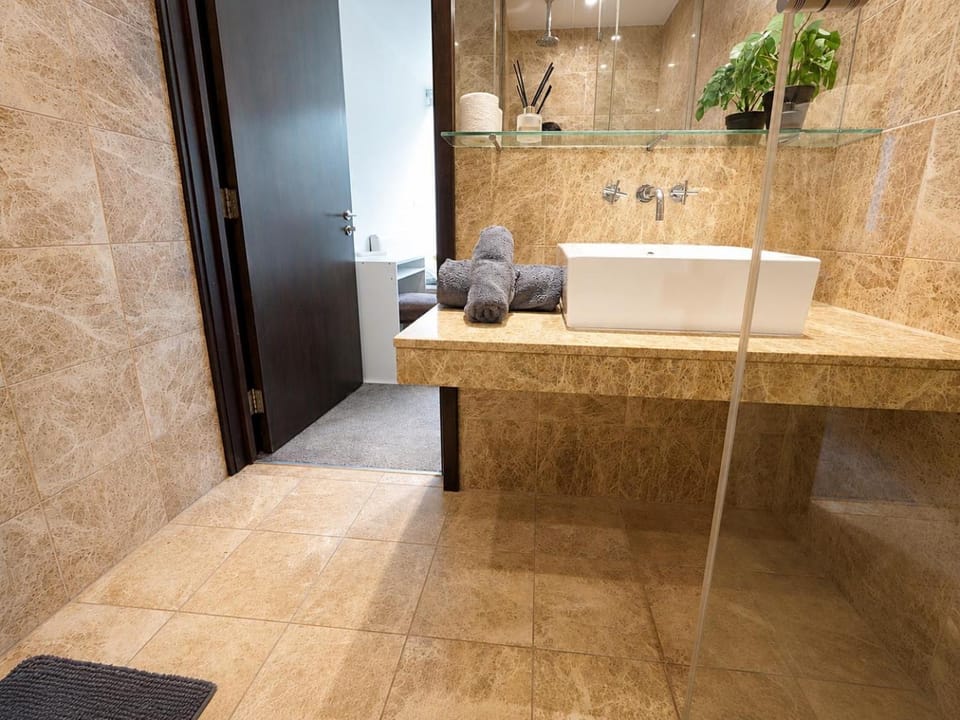 Shower, Bathroom, towels