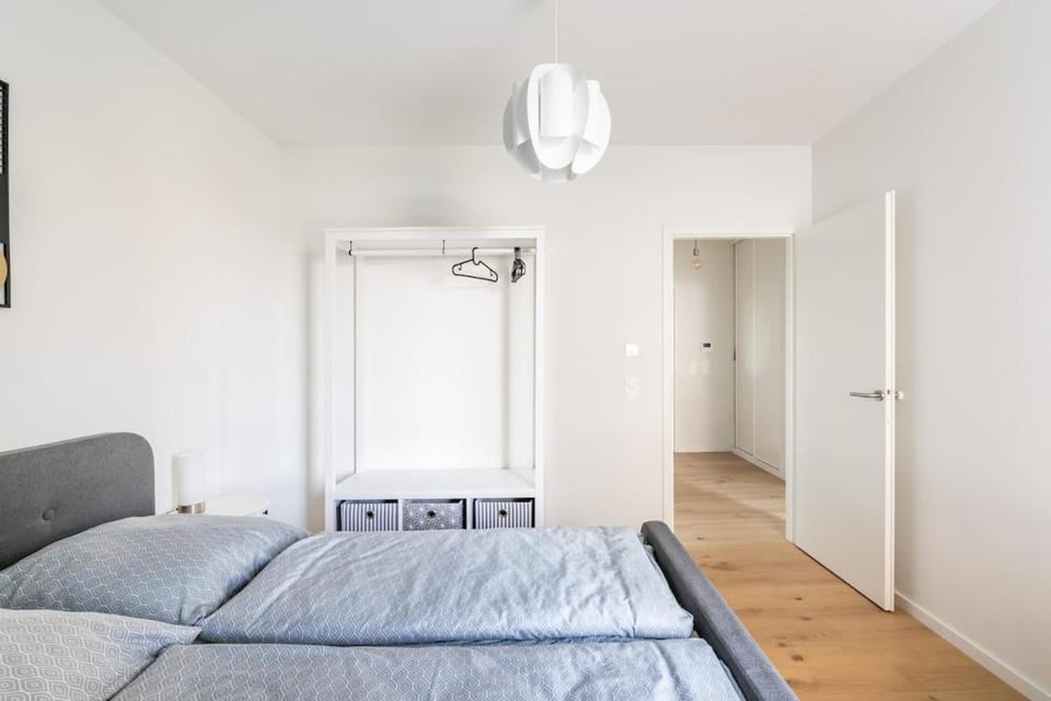 Basel-Tram 8-Tristate-Bridge-Riverview Apartment in Weil am Rhein