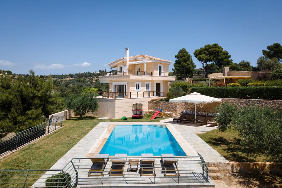 Property building, Patio, Day, Garden, Garden view, Pool view, Swimming pool, sunbed