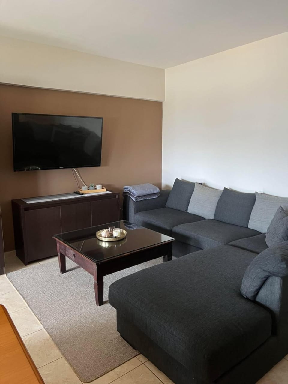 Communal lounge/ TV room