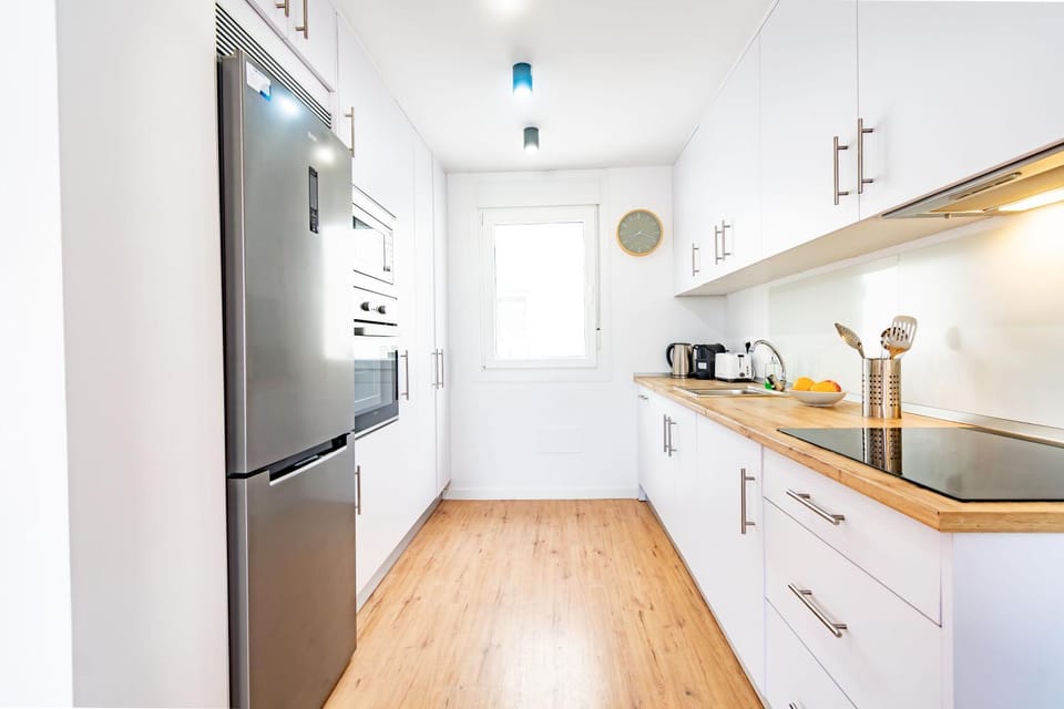 Kitchen or kitchenette, oven