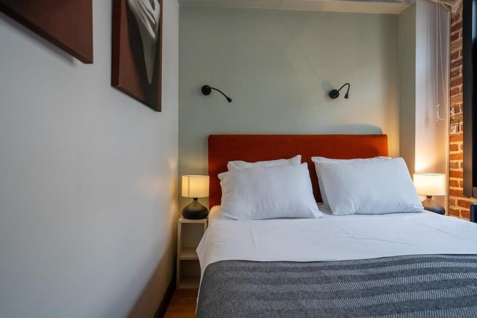 Cozy Urban 1BR Nest with Balcony Charm Apartment in Istanbul