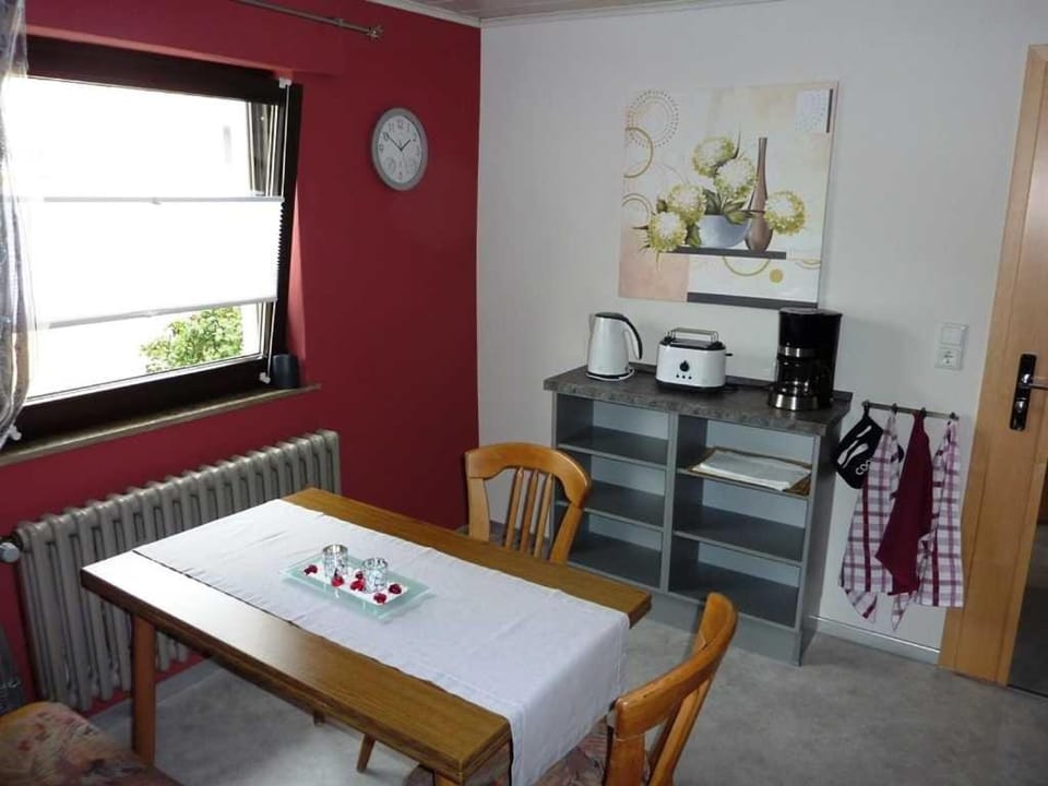 Kitchen or kitchenette, Dining area, toaster