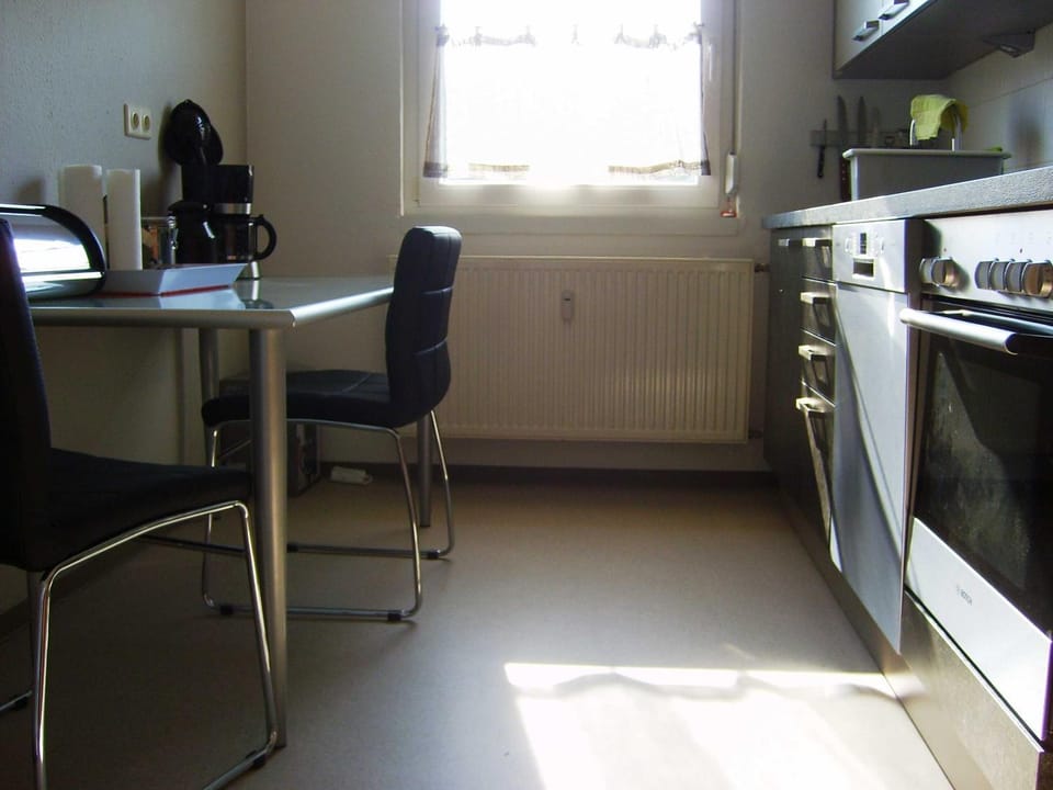 Kitchen or kitchenette, Dining area, dishwasher, oven, stove