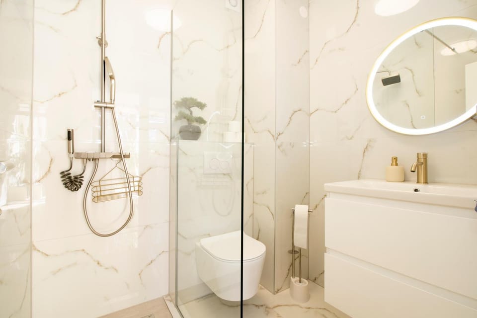 Shower, Toilet, Bathroom