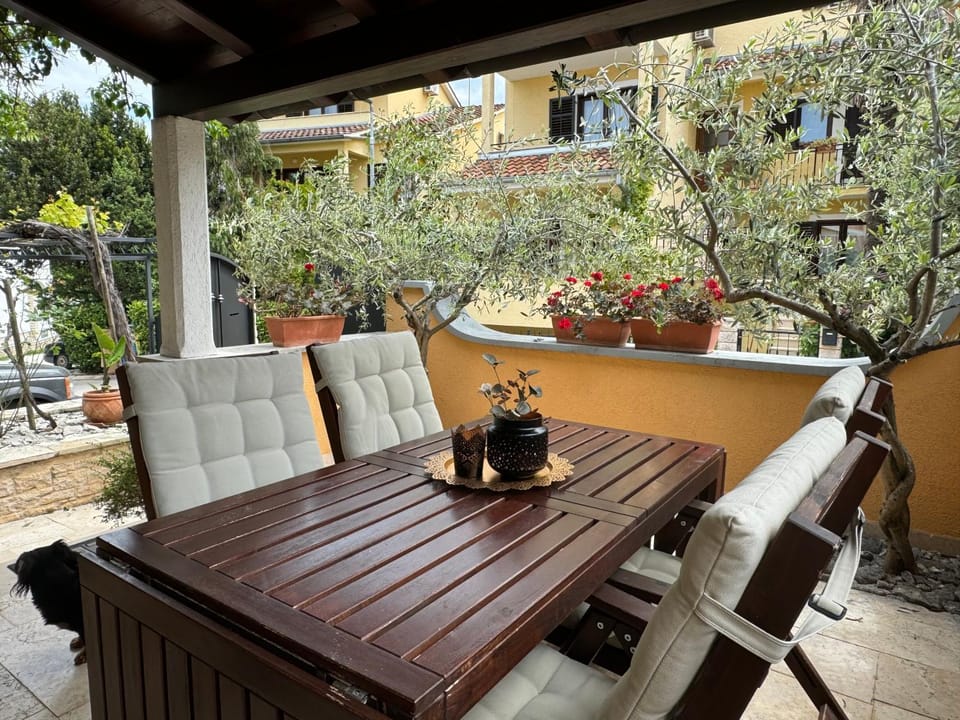 Garden, View (from property/room), Balcony/Terrace