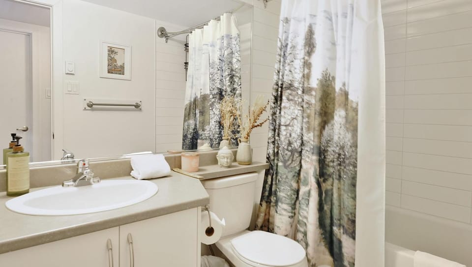 22#53 chemin du Hameau Studio Apartment in Quebec