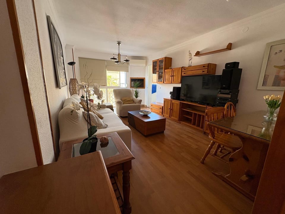 Communal lounge/ TV room, Dining area