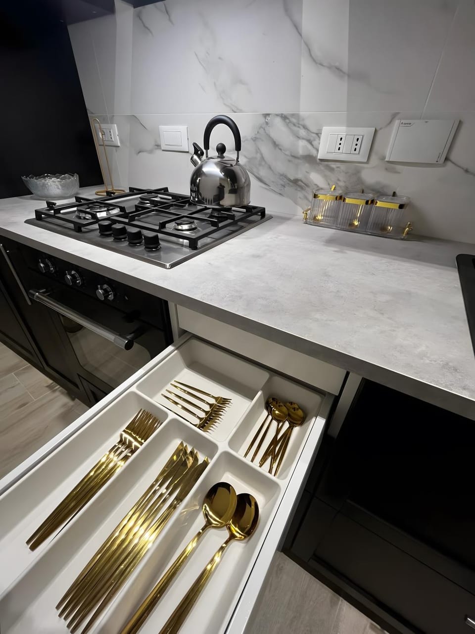 Kitchen or kitchenette, Living room