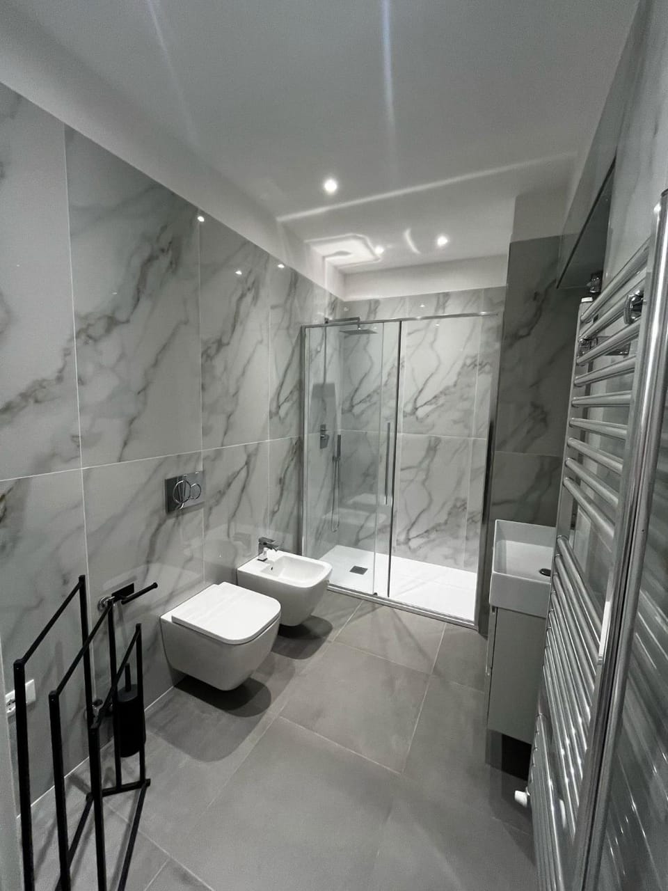 Bathroom, Living room