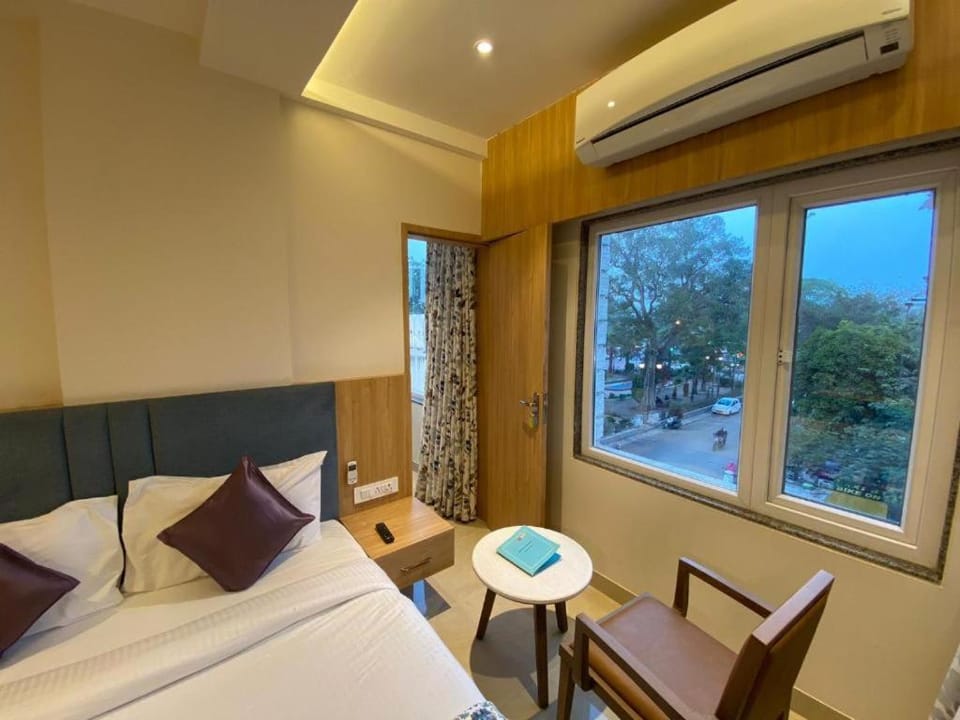 Mumbai House Express Udaipur Hotel in Udaipur