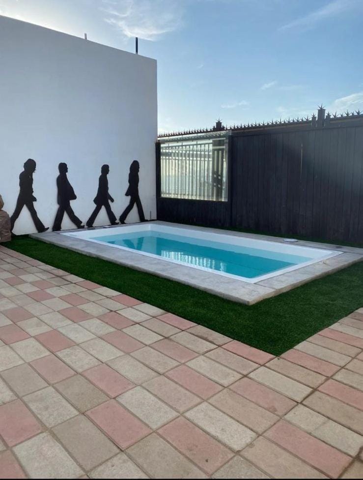 Swimming pool, Swimming pool