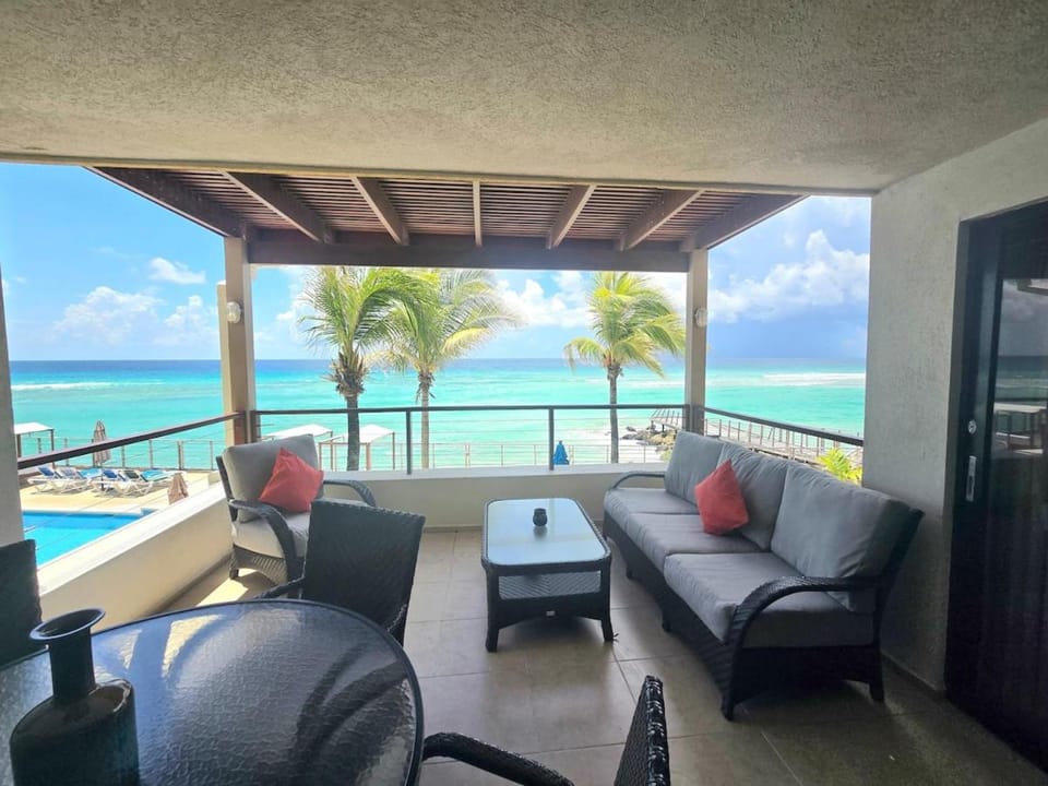 5 St Lawrence Beach Condo Apartment in Oistins