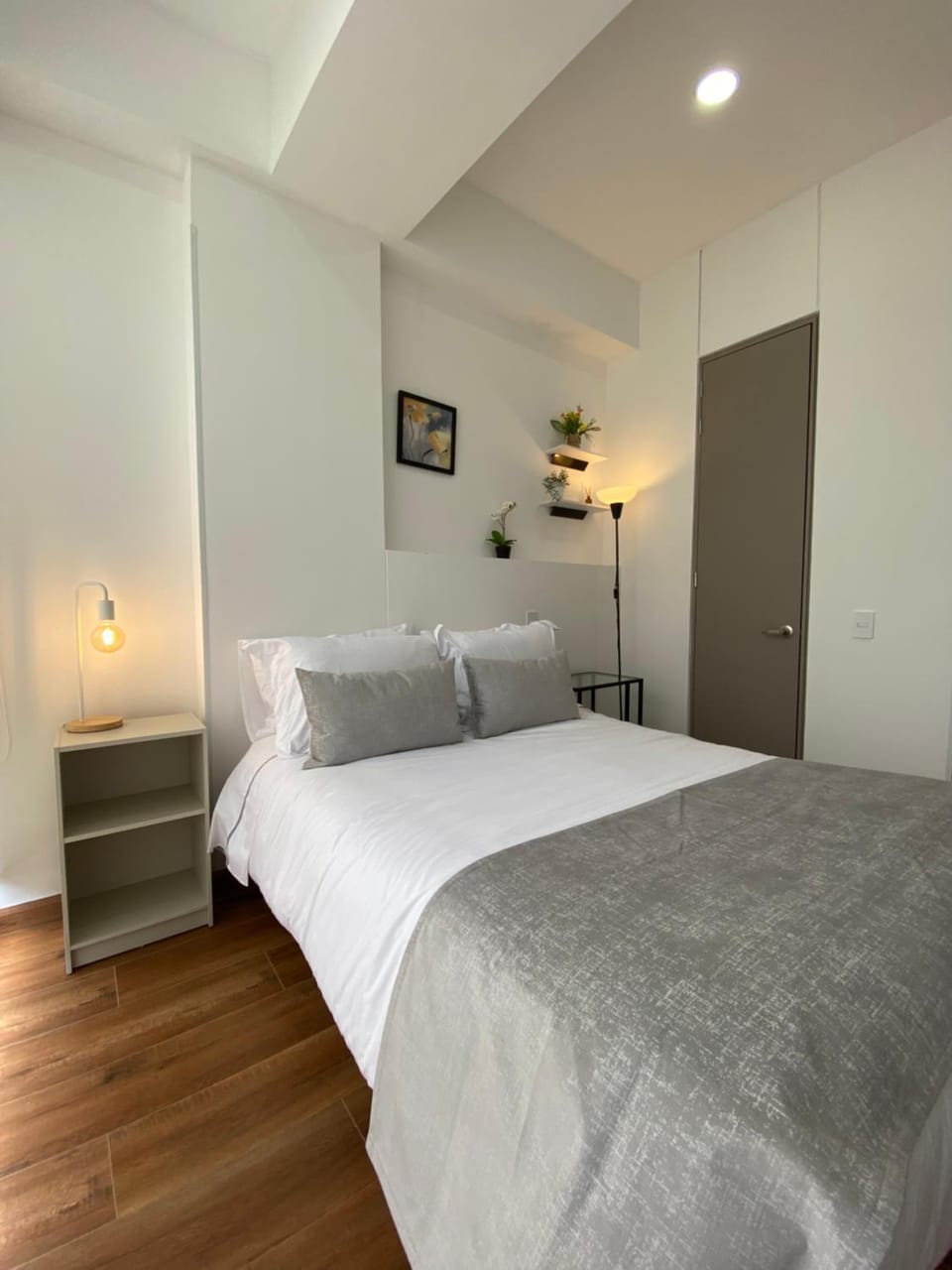 Bed, Photo of the whole room, Bedroom
